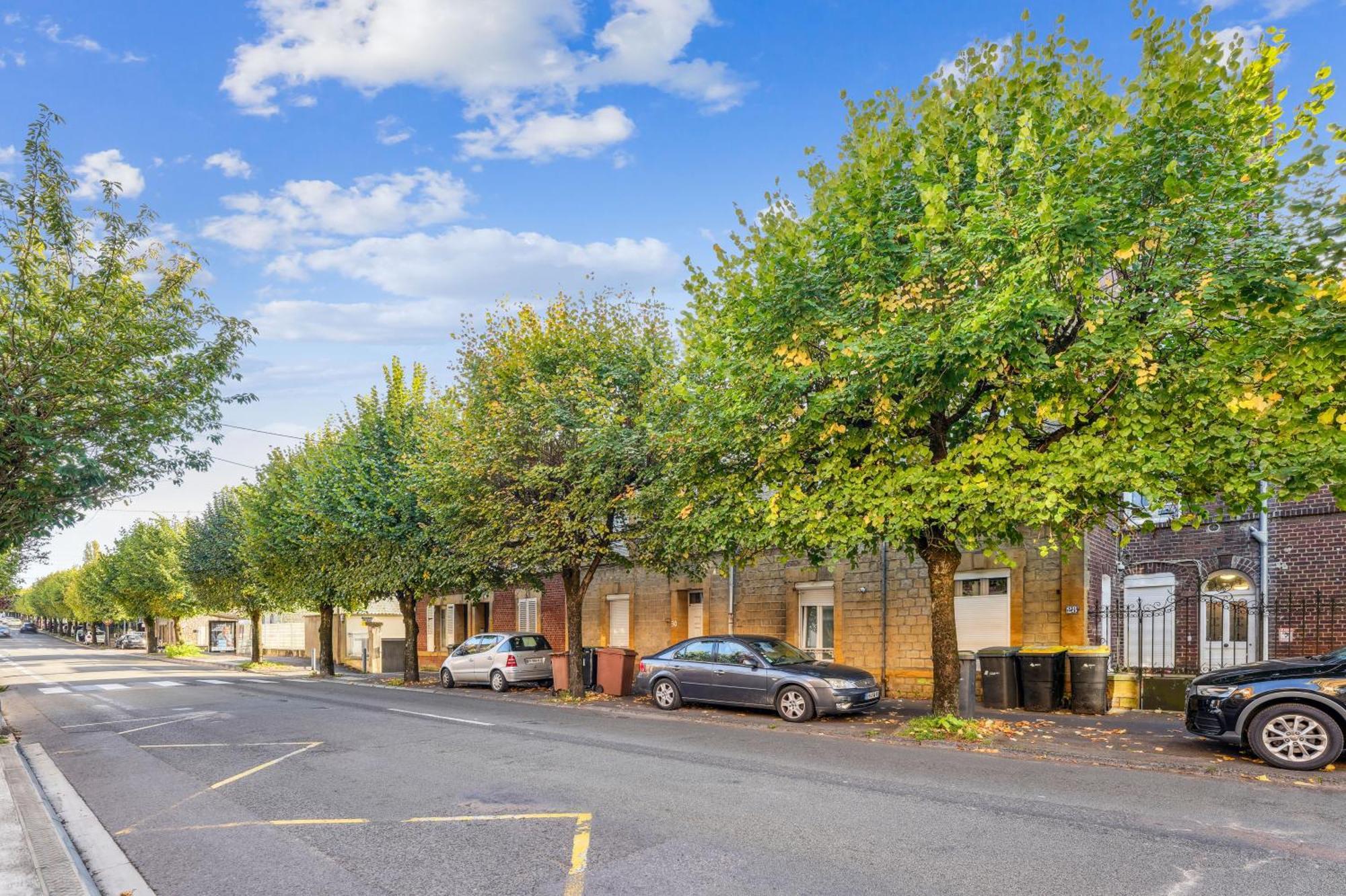 Budget Appart Avec Parking Au Centre-Ville Charleville-Mézières Exterior foto